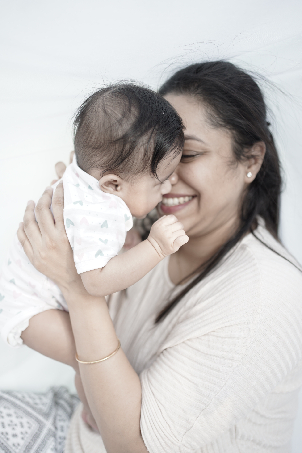 Community of working mothers in conversation